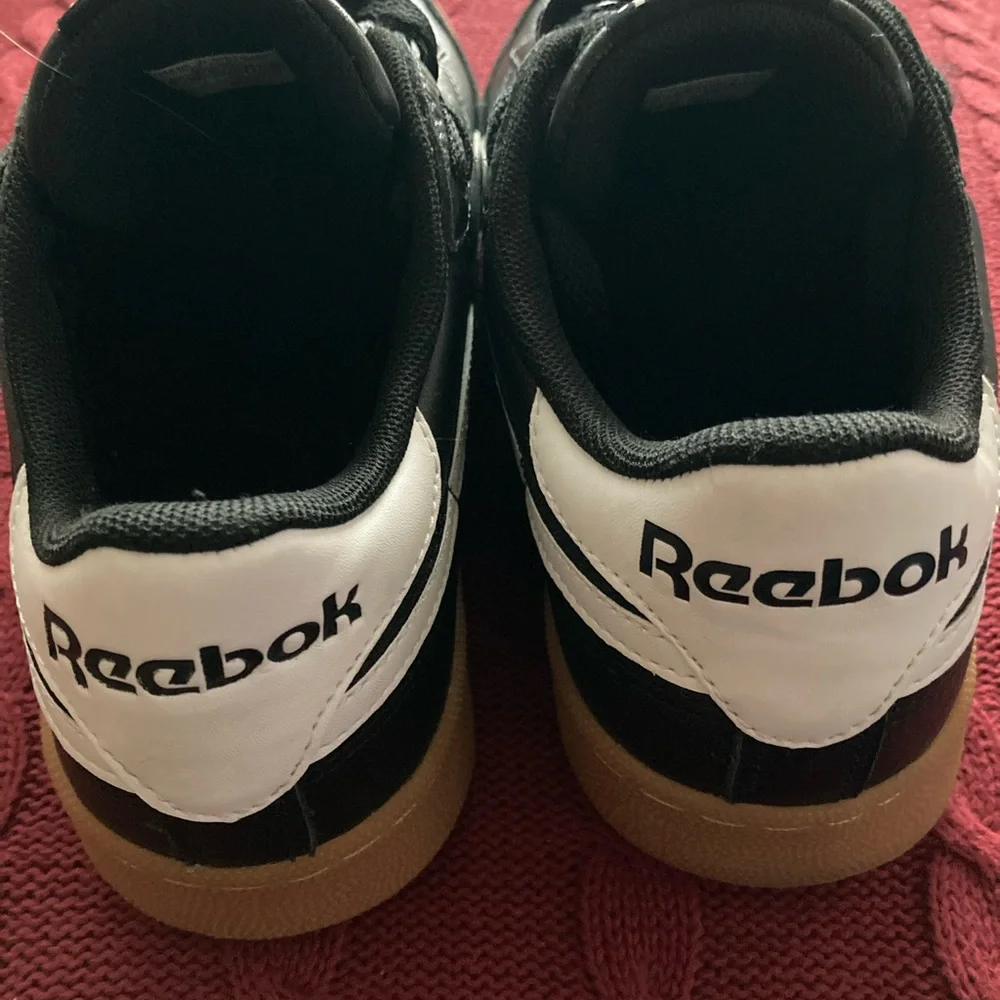 Reebok Classic Sneaker - Picture 3 of 8
